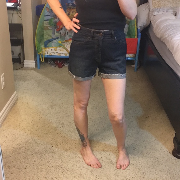 Like new BDG High Waisted jean Shorts - Picture 2 of 8